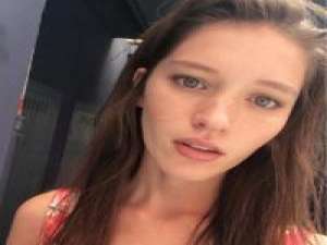 雀斑女孩背后的故事 永远没有一个人是你离