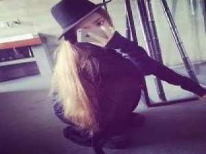 毕竟笑过。 我仅剩下舍不得。 有