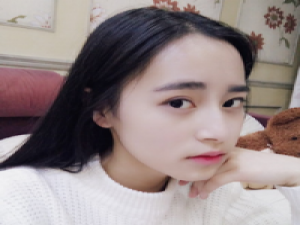 音讯 醉的人们举起酒杯，笑