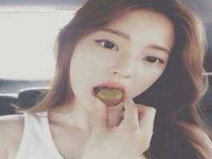 错的人只会蹉跎你的岁月。 说过的情话变笑话 你