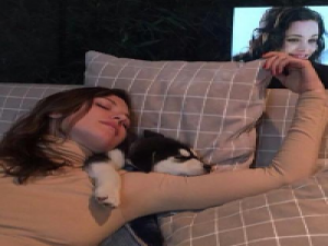 各自安好 没有可以撒娇的对象就