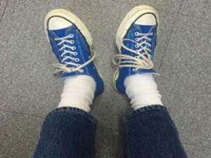 提刀杀红眼 他踏过青色的石板 离