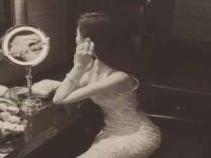 女 “因为你的冷淡敷衍