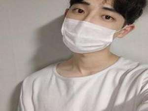 杨毅晨の. 倾国倾城，而又为谁倾