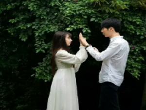 深爱。 有时候，自己的梦想很