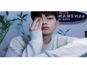 帅的没朋友 = = 怕你被别人喜欢 更怕