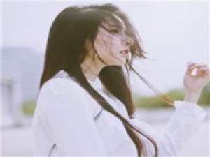 谁把你当备胎 你就让谁爆胎 都会过去的 烦躁的心