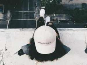 奋不顾身终究会流泪 总是太容易相信别人，