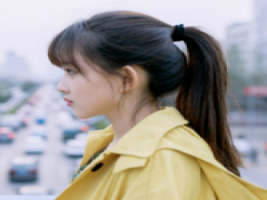 提笔已成萃. “想到天上摘颗星星送