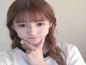 我在广场抽烟 那么用心的去爱你，最