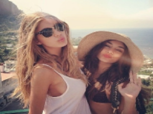 none 脾气不好特别爱笑可惜