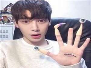 Merry Christmas “只不过刚好伤心不已