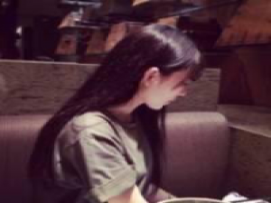 不敢为恋人，不甘为朋友. 我的闺蜜可以为了我们