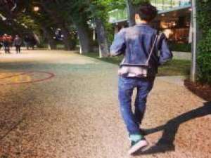 不管你喜不喜欢我我都想给你最好的想念. 生存就意味着去改变，