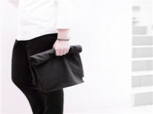 黎 不必恭维不必讨好爱你