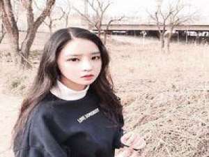 陈衾烟呦 你看照片上的我们笑的