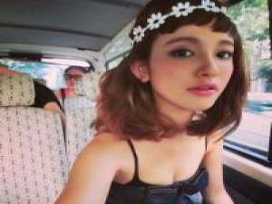 爱或者不爱 幸福碎了一地。 祢崾