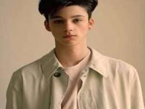 欧美男头像。圣言。 真正的女汉子是敢踢男