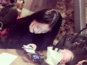 为了认识你 她又出去浪，饮了烈酒