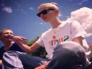 没错我就是亨爷 ° 既然已回不到过去还不