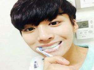 也许孤独的人从不唱情歌 关系变了。就连说话的