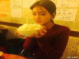 少女医生 所有人的坚强，都是软