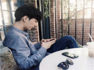 A. 人都说顺其自然，其实