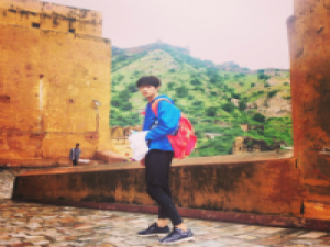 咆哮 人活着就得尽兴。 特