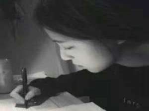 还是最后一张好看。 我一直以为世界会嘲笑