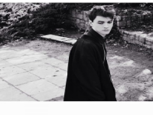 开杯了 成熟的身心疲惫，不如