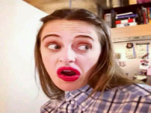 甩包袱 活的平凡却不失风度。