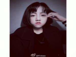 总有一天我要拿着话筒唱着情歌给他听 要乖要长大要不负众望