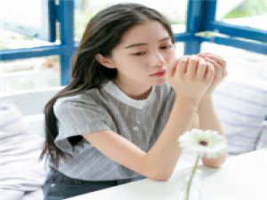 春の风 岁月未存慈悲，愿你始