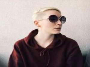 逗女孩。 愿你今后所有的期望都