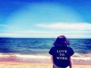 情侣 哭给自己听,笑给别人