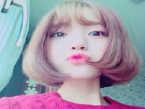 短发???? 夜深沉的演译了一曲又