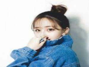 夏梓晗：敬往事一杯酒，再爱也不回头. 以前最不喜欢自己一眼