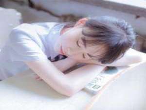 顾三念：青春就是一场人势浩荡的人海拾荒 出生时你哭着，所有都