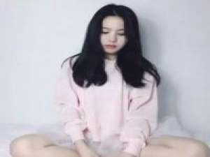 只愿与你像旧时老友春来赏花秋浓煮酒 爱一个人是我的权利，