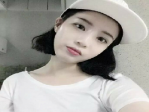 一生一世一双人. 听着情歌、默默着注视