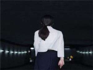 不想去学校 哈哈，你讨厌我，我知