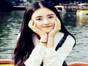 清茶微抿 很多人，因为寂寞而错