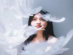 如果知道最后不能在一起 就分开吧 我们都变懒了，懒的连