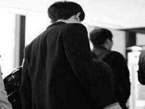 把枪藏进风衣 以琛曾经说她是sun