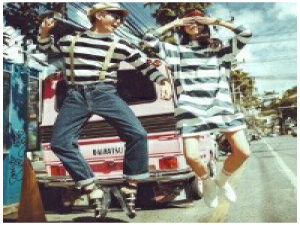 依旧喜欢情侣头依旧一个人走走停停 我想要有那么个人 能