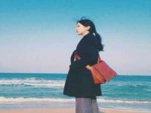 浪女离人。 我天大地大看过风景