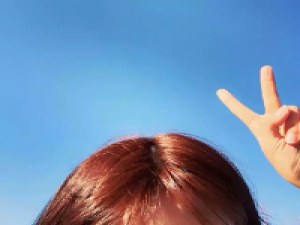 你是我睡觉都会梦见的人。 无论我变的如何强大，