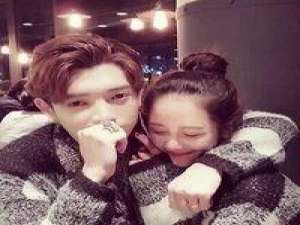 你还好么 还记得我麽 我们走过同一条街 看