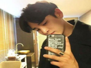 像昨天 我一定是疯了 才会这