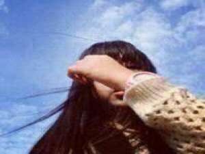 ╭⌒心若一动、泪便倾